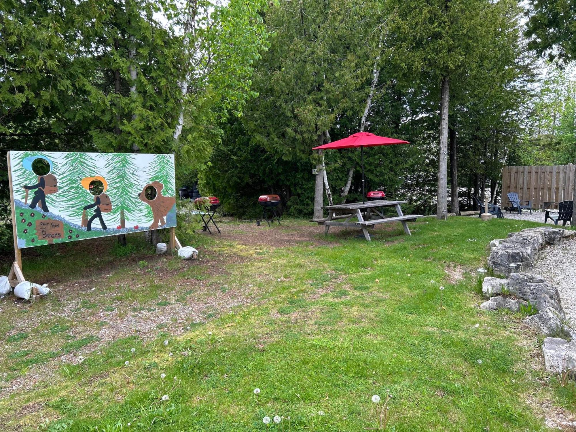Escarpment Heights Motel Tobermory Esterno foto
