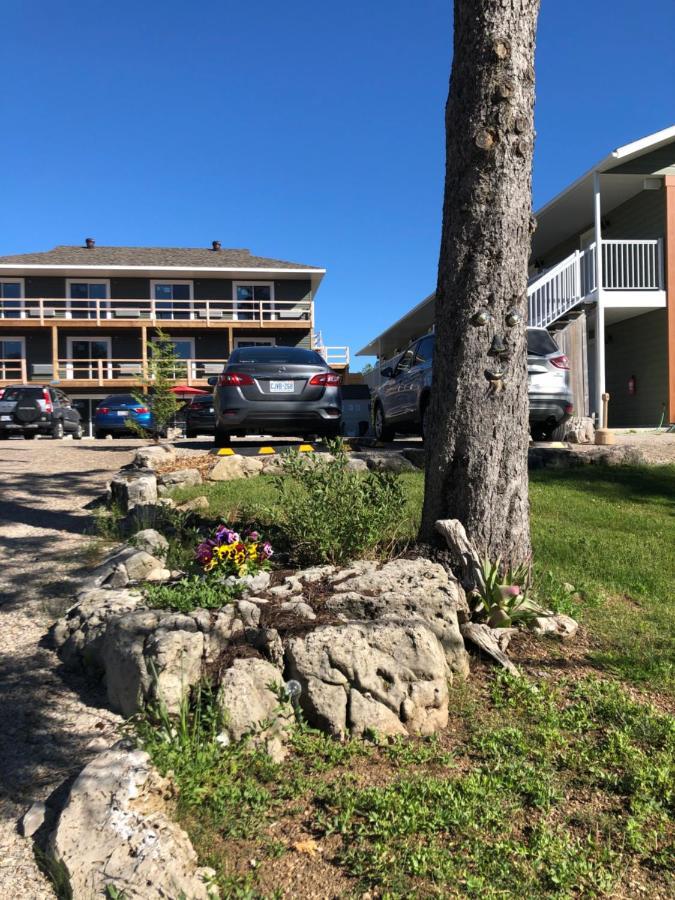 Escarpment Heights Motel Tobermory Esterno foto